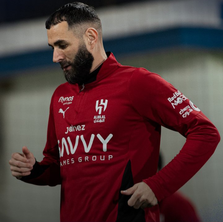 صدمة في الهلال.. خبير إصابات يشكك في مستقبل بنزيما