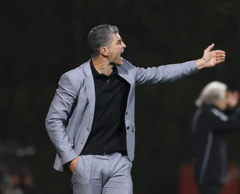 بيدرو مانويل: قدمنا مباراة كبيرة أمام النصر.. والتحكيم بحاجة لمستوى أعلى