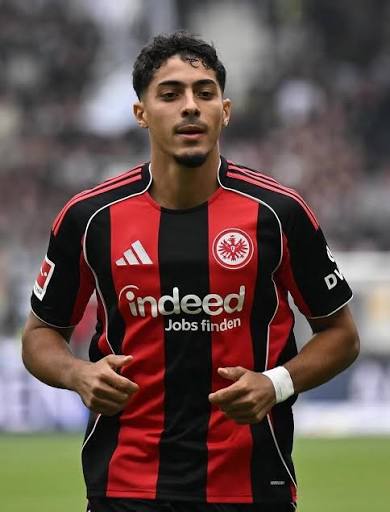 شايبي يتألق ويقود فرانكفورت لفوز ثمين على فرايبورغ في البوندسليغا