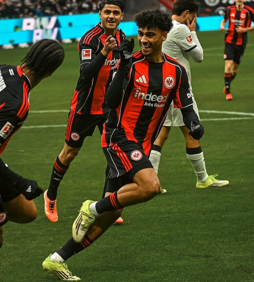 برشلونة يتحرك لتعزيز الرواق الأيسر.. وناثانيل براون على رأس القائمة