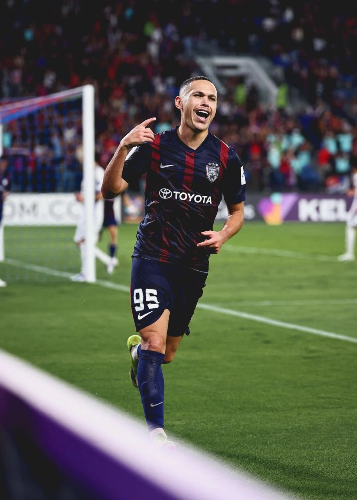 جوهور الماليزي يقترب من دور الثمانية بعد فوزه الكبير على هيروشيما