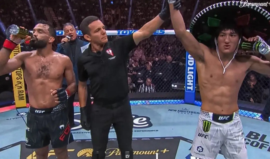 راؤول روساس جونيور يحقق أكبر انتصار في مسيرته بعد تفوقه على روب فونت في UFC 326