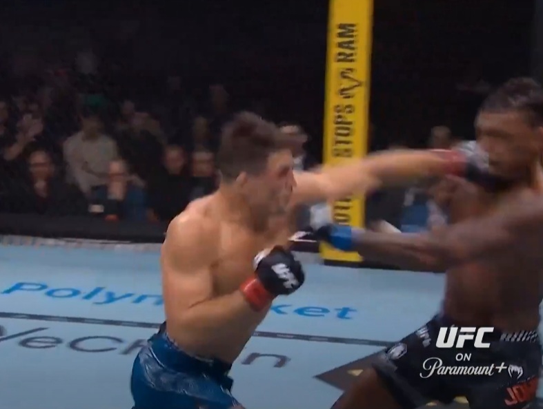 درو دوبر يسقط مايكل جونسون بالضربة القاضية في UFC 326