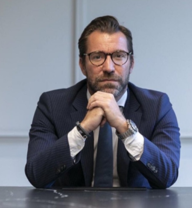 انتخابات برشلونة تشتعل.. خروج سيريا يحصر الصراع بين لابورتا وفونت