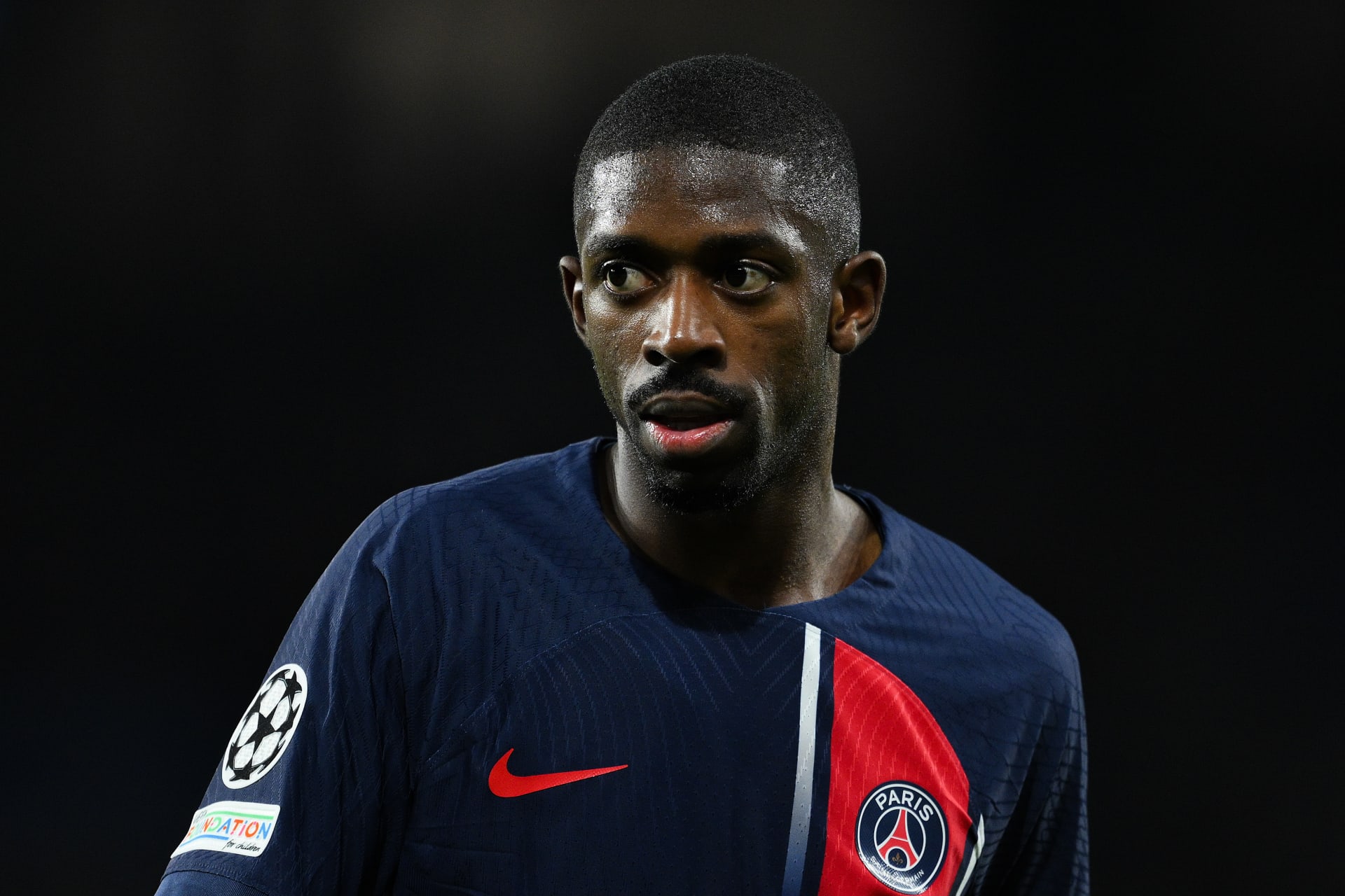 هل يرحل ديمبلي عن باريس؟ لقاء مفاجئ مع مسؤول مانشستر سيتي يفتح باب التكهنات