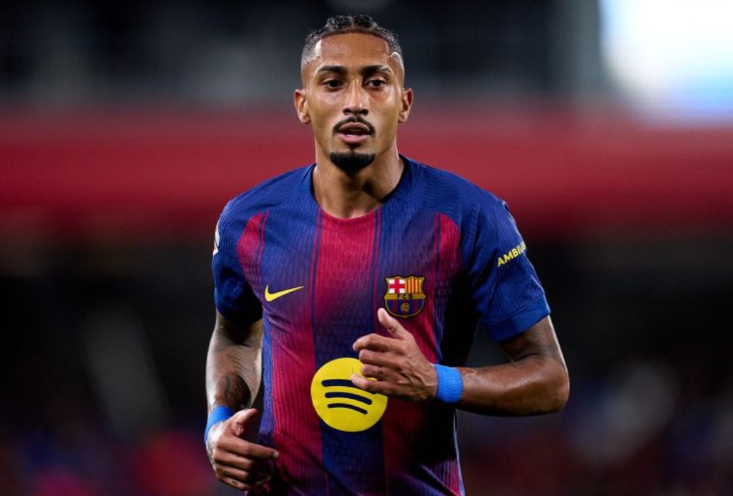 ثلاثية رافينيا تقود برشلونة لاكتساح إشبيلية وتعزيز صدارة الليغا