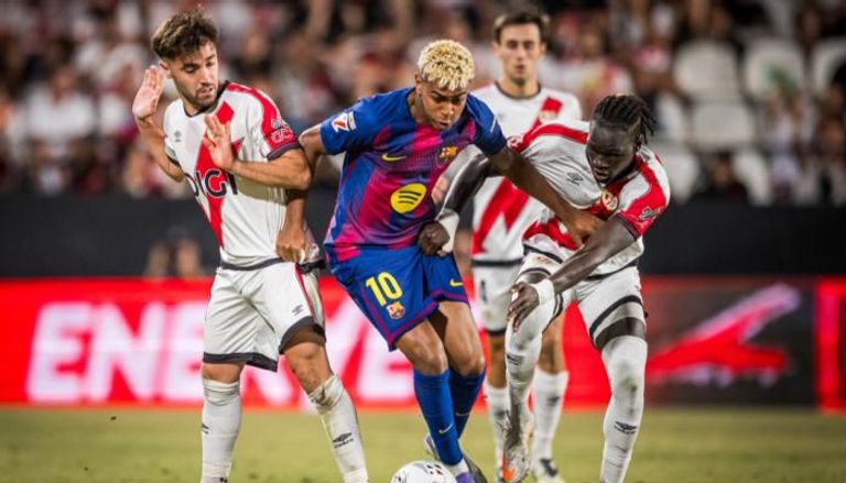 برشلونة في اختبار جديد.. مواجهة سهلة نظريًا وأرقام مرعبة أمام رايو فايكانو