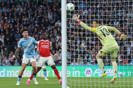 أورايلي يقود مانشستر سيتي للتتويج بكأس الرابطة على حساب أرسنال