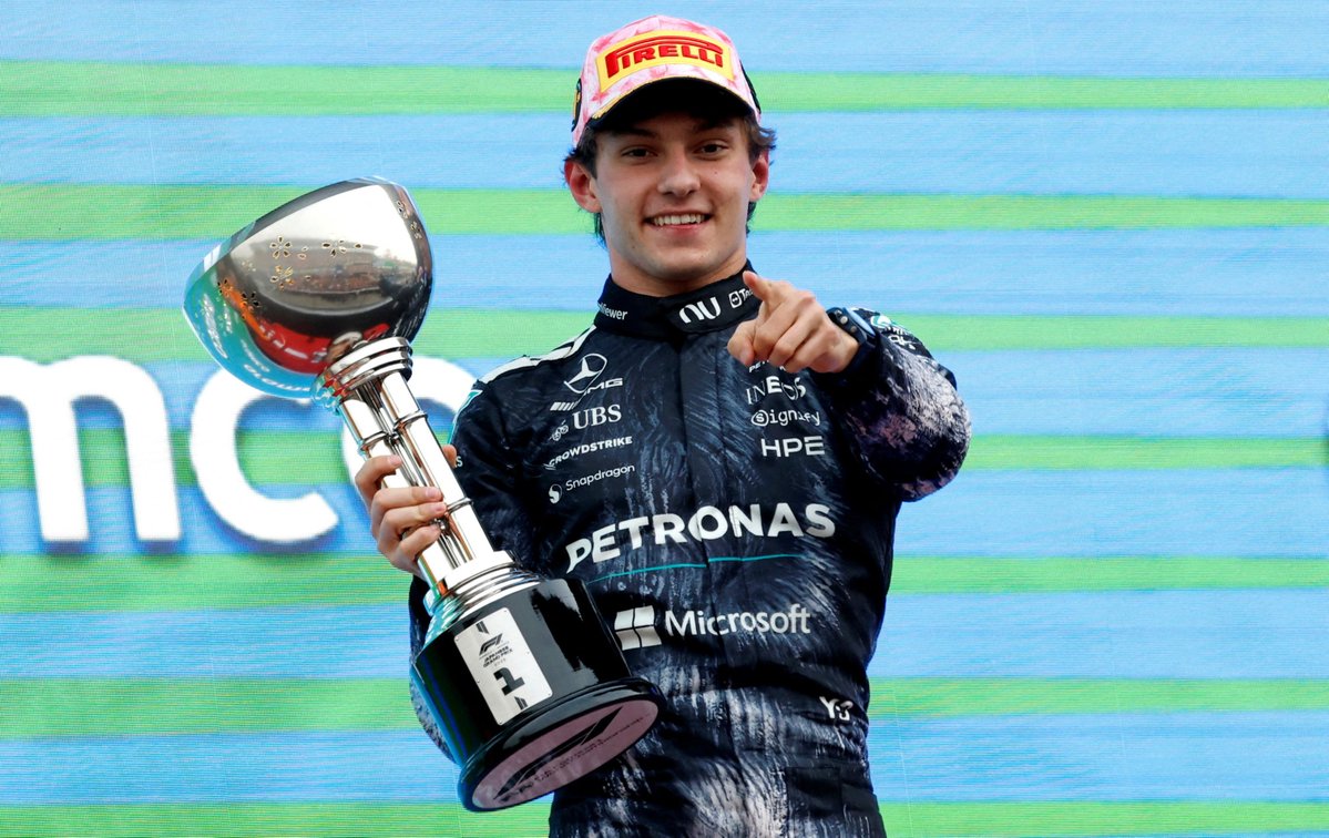 أندريا كيمي أنتونيلي يحقق فوزه الثاني على التوالي في جائزة اليابان الكبرى للفورمولا 1