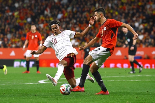 فضيحة في كورنيلا.. تحقيقات رسمية بعد هتافات عنصرية تلطّخ ودية إسبانيا ومصر