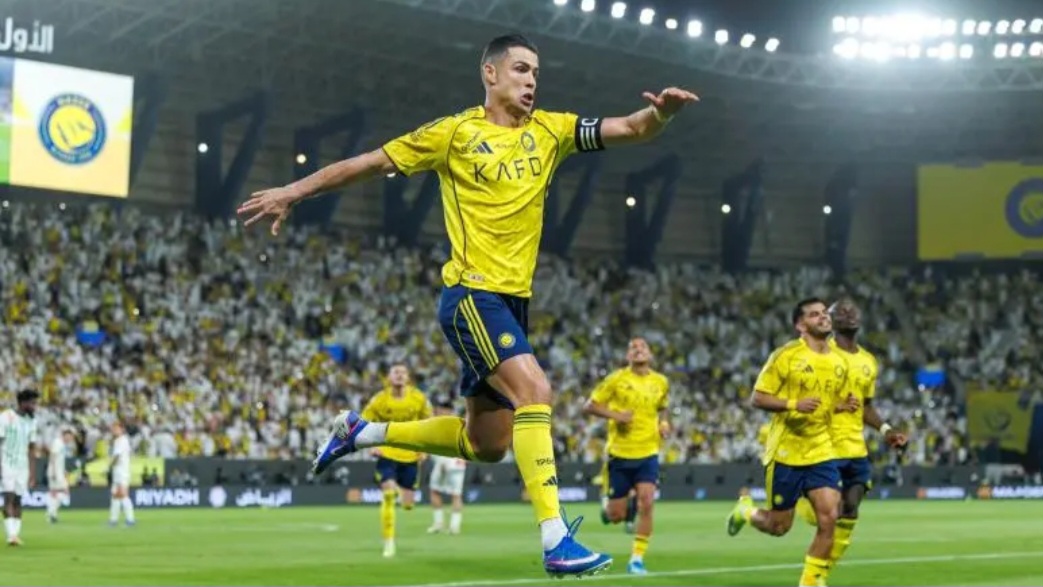 ثنائية كريستيانو رونالدو تقود النصر لاكتساح النجمة وتعزيز الصدارة