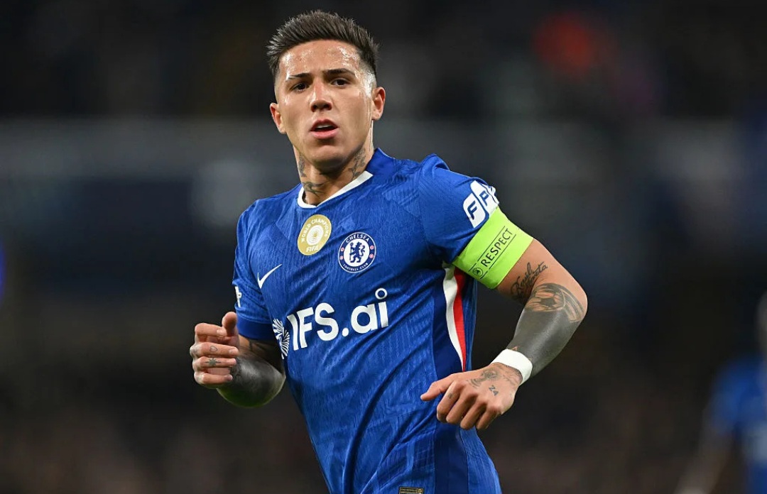 مستقبل إنزو فرنانديز يشتعل.. توتر داخل تشيلسي واهتمام متزايد من ريال مدريد