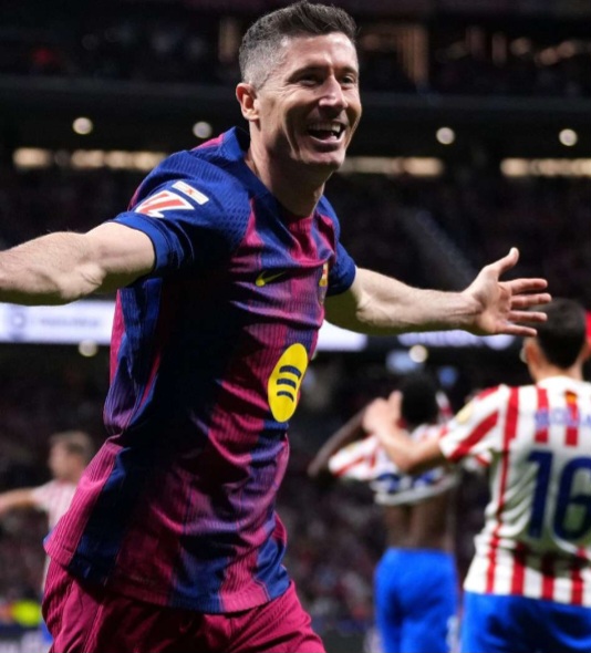 فوز درامي في مدريد.. برشلونة يقلب الطاولة على أتلتيكو ويبتعد في الصدارة