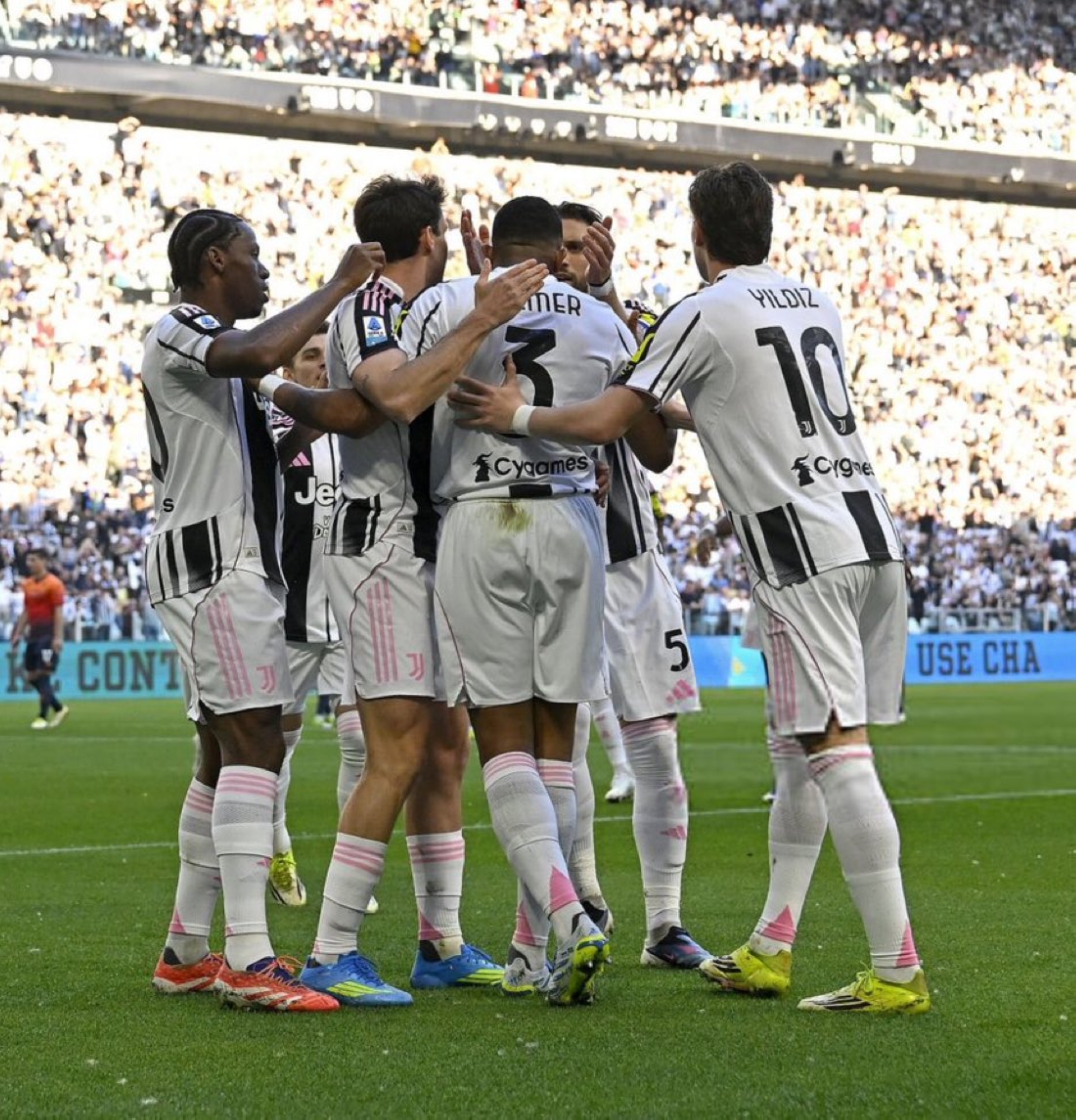 يوفنتوس يستغل تعثر كومو ويقرب نفسه من بطاقة دوري الأبطال بفوز على جنوى