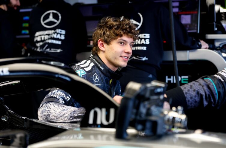 كيمي أنتونيللي يستغل عطلة الربيع لتحسين انطلاقاته في الفورمولا 1