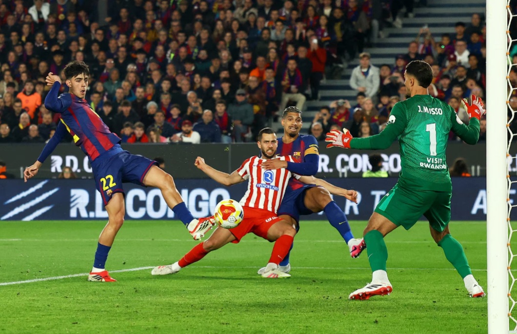 مواجهة برشلونة وأتلتيكو تشتعل قبل البداية.. «أوبتا» تمنح الأفضلية للكتلان