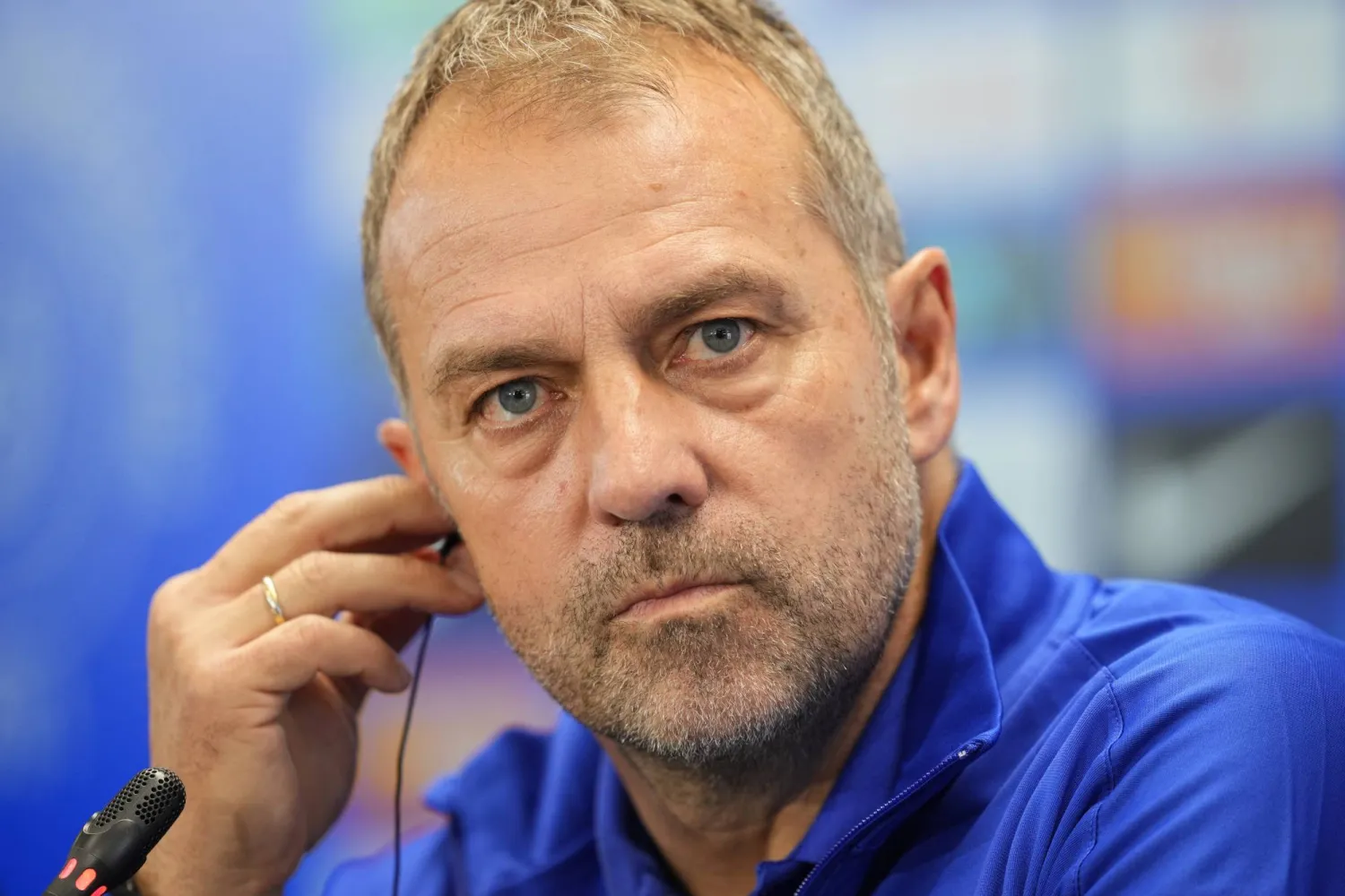 فليك يُجري تغييرات على تشكيلة برشلونة لمواجهة أتلتيكو مدريد في دوري الأبطال