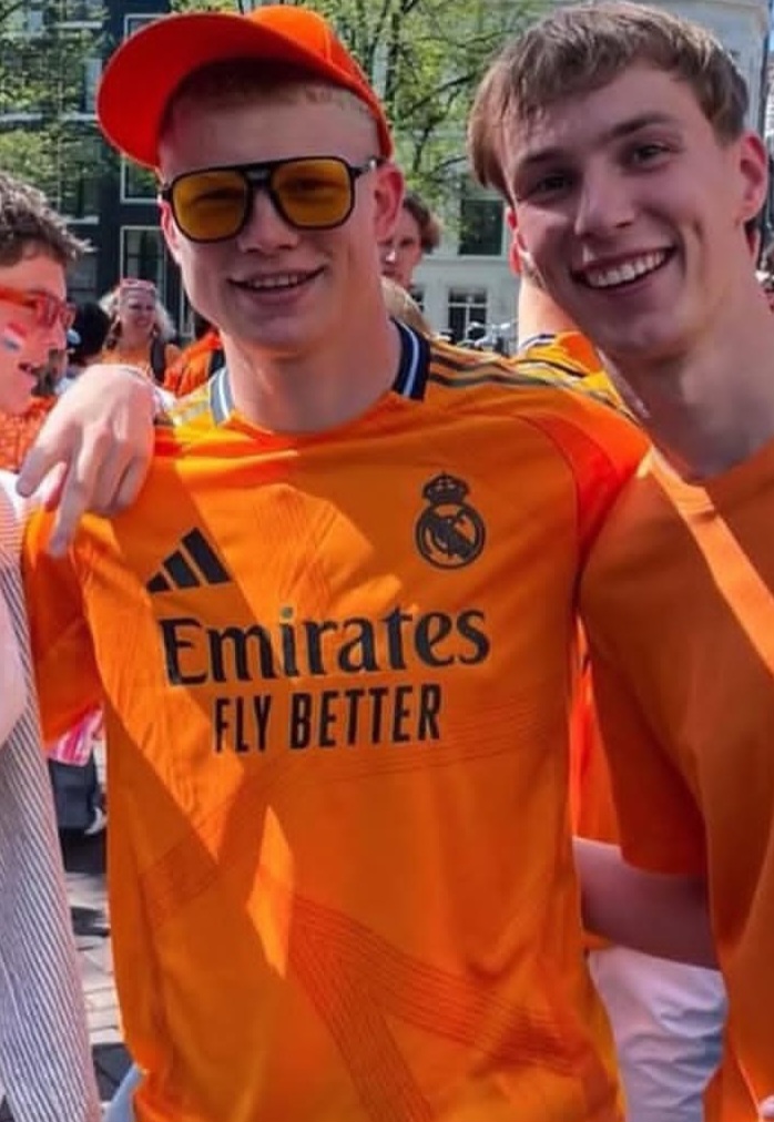 موهبة هولندية تثير صراع الكبار.. كيس سميت ”دي بروين الجديد“ على رادار أوروبا