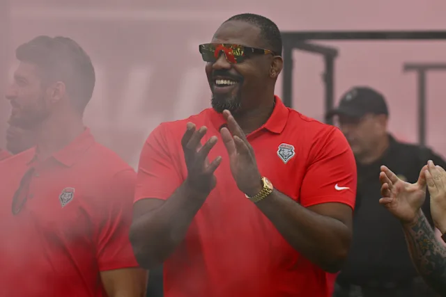 جون جونز يعلّق على خلافه مع UFC: لا قطيعة رغم التوتر ومستقبلي لا يزال غامضًا