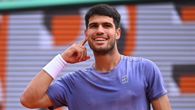 ألكاراز يستهدف الصدارة من بوابة برشلونة في غياب سينر