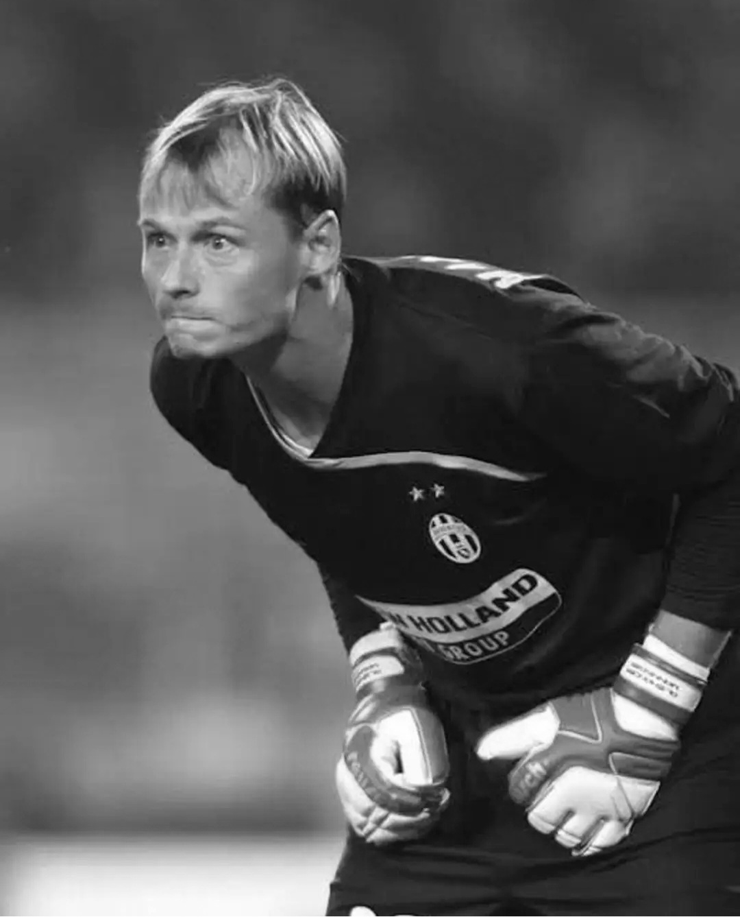 وفاة الحارس النمساوي أليكس مانينغر في حادث مروّع تهز كرة القدم الأوروبية