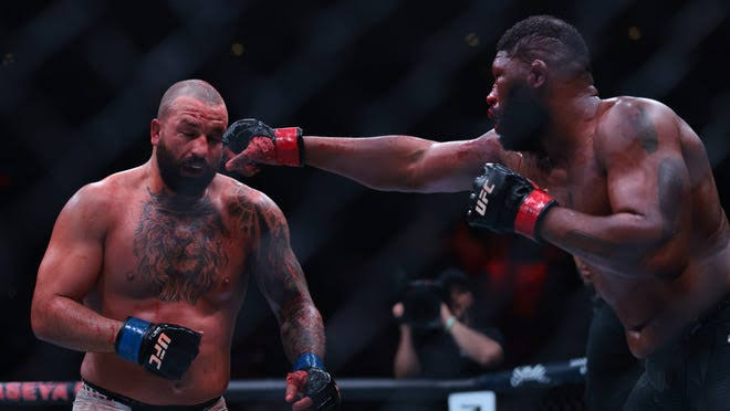 كيرتس بلايدز يعلّق على خسارته المثيرة أمام جوش هوكيت في UFC 327: “أشعر أنني كنت الأحق بالفوز”