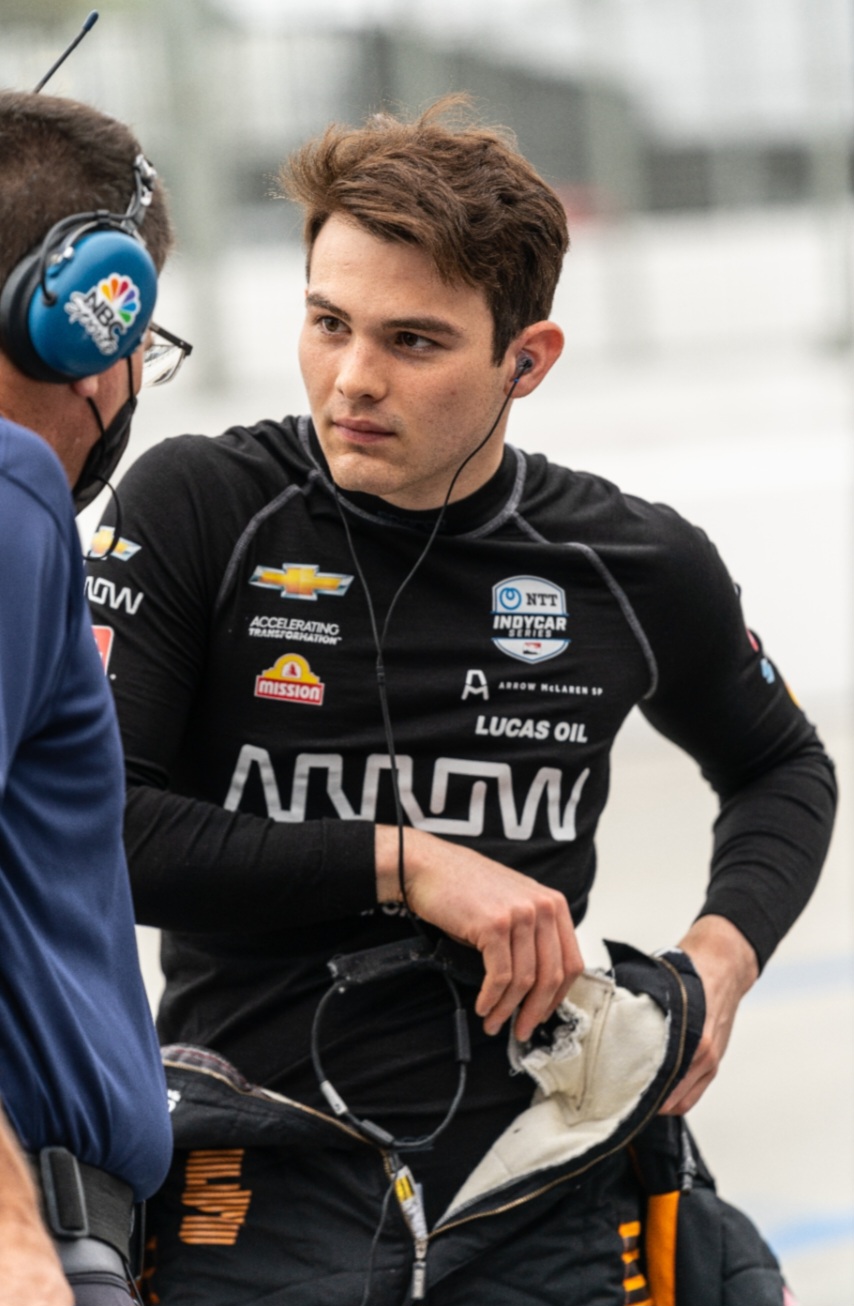 باتو أووارد ينتقد قوانين الفورمولا 1: ”تحولت إلى عرض مصطنع“