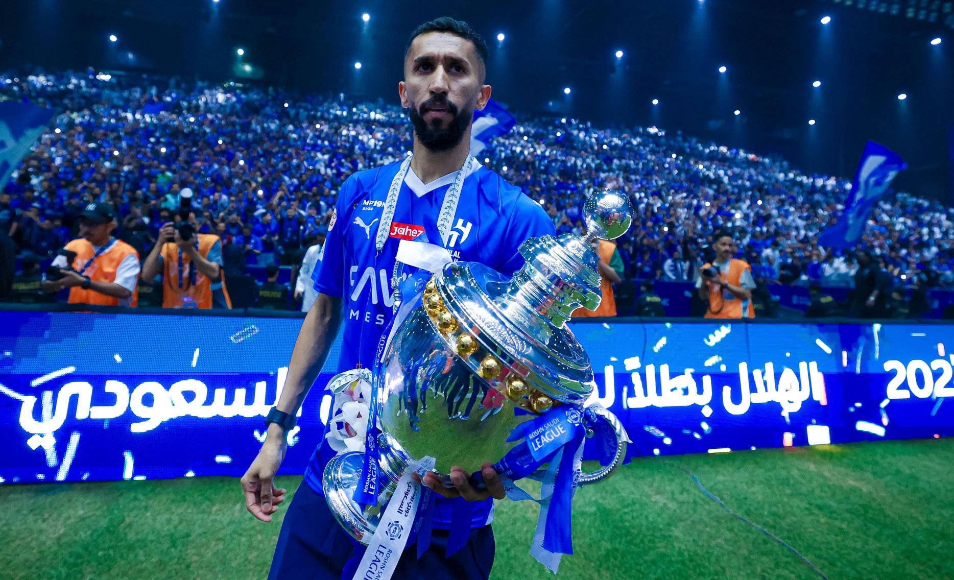 سلمان الفرج يفتح باب العودة للهلال: مستعد للعب مجانًا من أجل ”الزعيم“