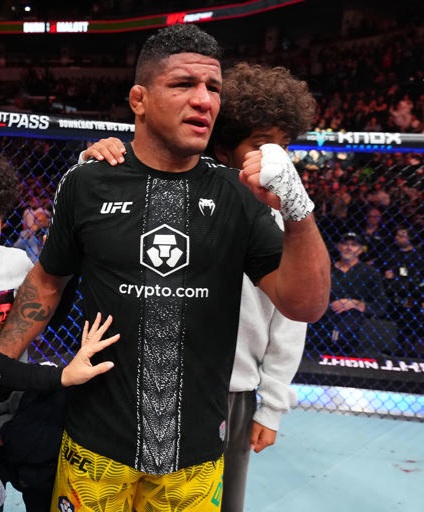 غيلبرت بورنس يعلن اعتزاله بعد الهزيمة أمام مايك مالوت بالضربة القاضية في UFC WINNIPEG