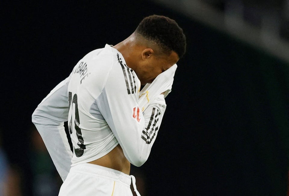 مخاوف في ريال مدريد.. إصابة مبابي الغامضة تثير القلق قبل الحسم