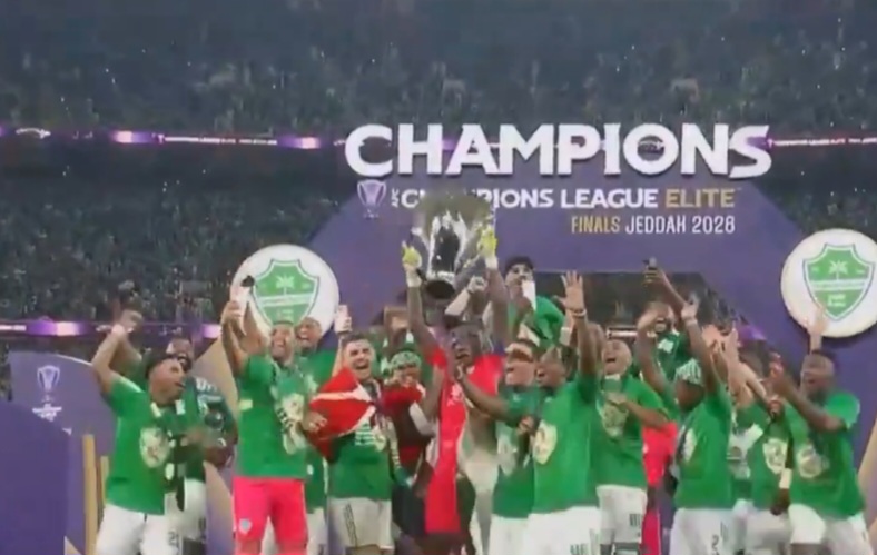 بالفيديو.. الأهلي يرفع كأس دوري أبطال آسيا للنخبة في ليلة تاريخية لا تُنسى