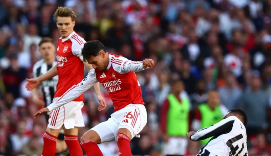أرسنال يستعيد التوازن بفوز ثمين على نيوكاسل.. وأنظاره تتجه نحو موقعة مدريد