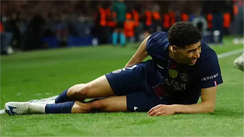 ضربة موجعة لباريس سان جيرمان قبل موقعة الإياب.. غياب أشرف حكيمي أمام بايرن ميونخ