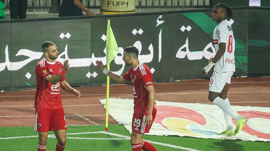 الأهلي يكتسح الزمالك بثلاثية نظيفة ويُشعل صراع لقب الدوري المصري