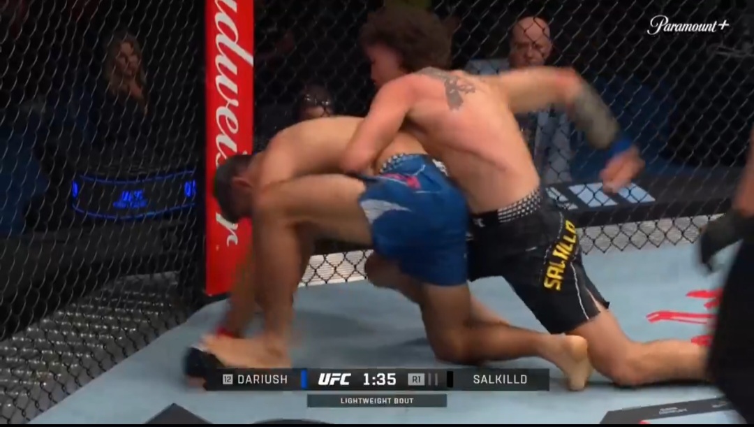 كويلان سالكيلد يسقط داريوش بالضربة القاضية في UFC Perth ويواصل صعوده