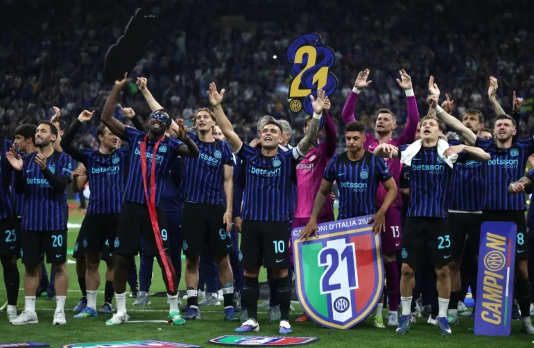 إنتر ميلان يشعل ميلانو فرحًا بعد التتويج بلقب الدوري الإيطالي
