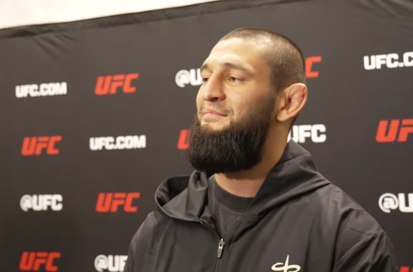 حمزة شيماييف يسخر من شون ستريكلاند قبل UFC 328: “أحبه.. لأنه جعلني أكسب أموالًا لم أحصل عليها من قبل”