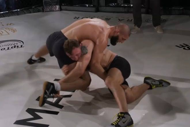 مدرب حمزة شيماييف: حلم الأولمبياد لا يزال حيًا بعد التتويج في UFC