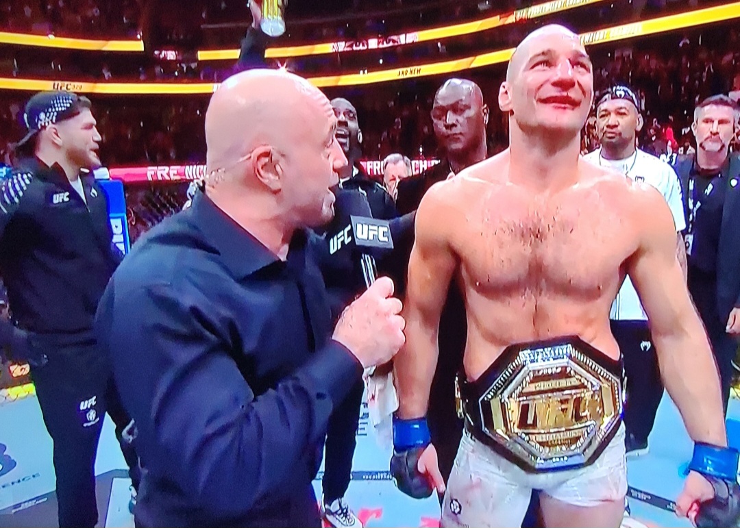 نتائج عرض UFC 328: حمزة شيماييف يخسر لأول مرة وشون ستريكلاند يتوج بلقب الوزن المتوسط على حسابه