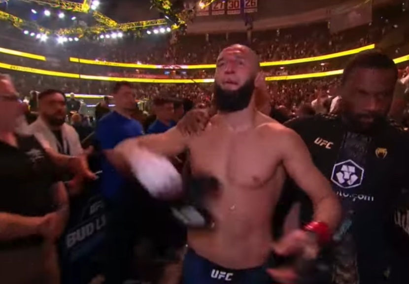 حمزة شيماييف يقرر مغادرة وزن المتوسط بعد خسارة لقب UFC 328