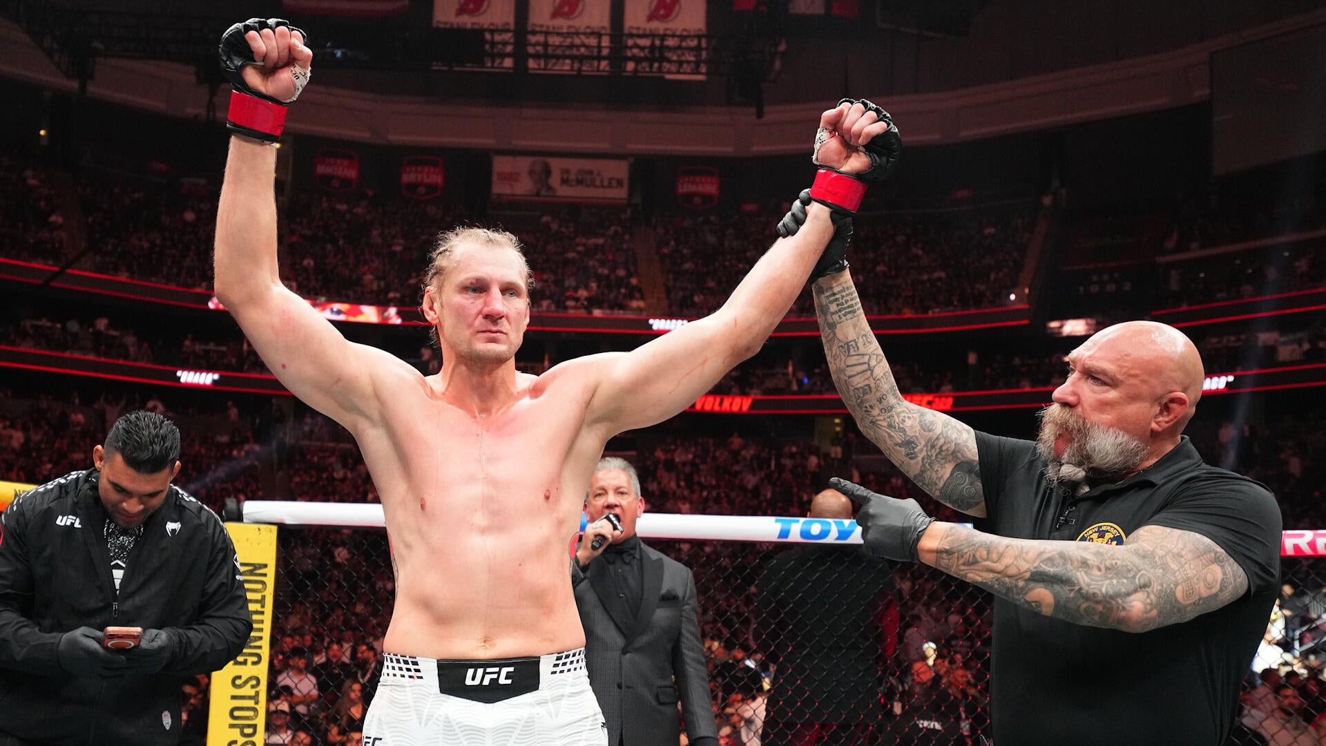 فولكوف يوجّه رسالة نارية بعد UFC 328: حان وقت فرصة اللقب