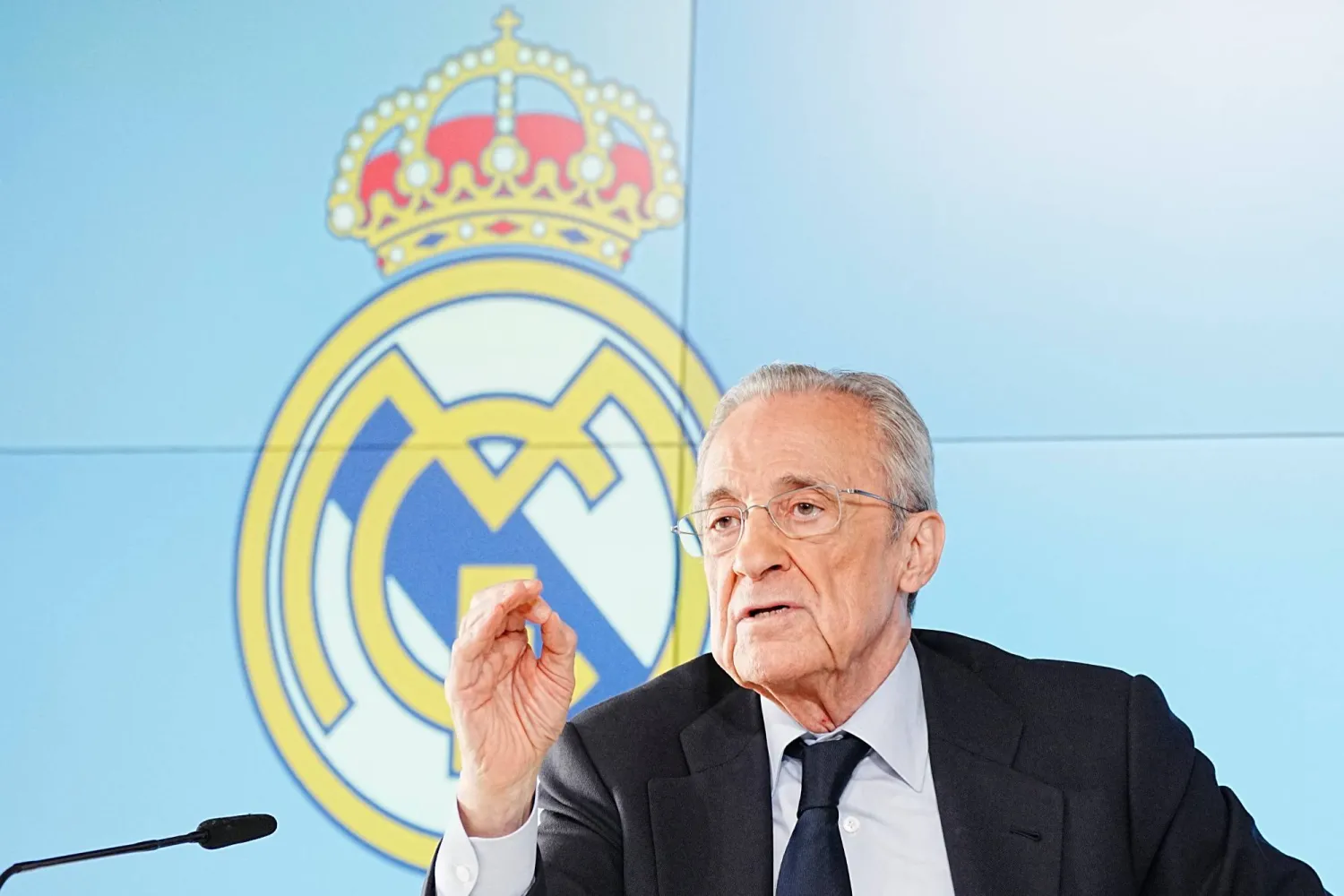 فلورنتينو بيريز يرفض الاستقالة ويعلن خوض انتخابات رئاسة ريال مدريد