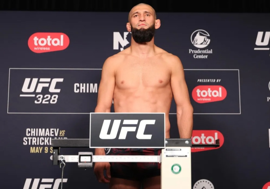 معسكر حمزة شيماييف يكشف سبب تراجع الأداء أمام شون ستريكلاند في UFC 328