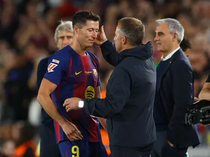 فليك بعد انتصار برشلونة على بيتيس: فخور بموسمنا المثالي في كامب نو.. وليفاندوفسكي سيبقى استثنائيًا