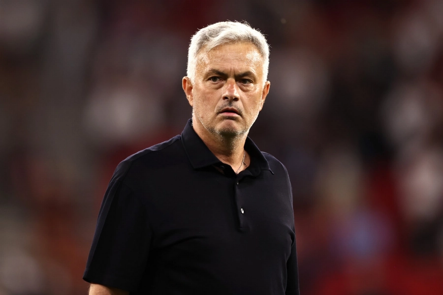 فابريزيو رومانو يؤكد: جوزيه مورينيو يعود إلى ريال مدريد بعد اتفاق نهائي