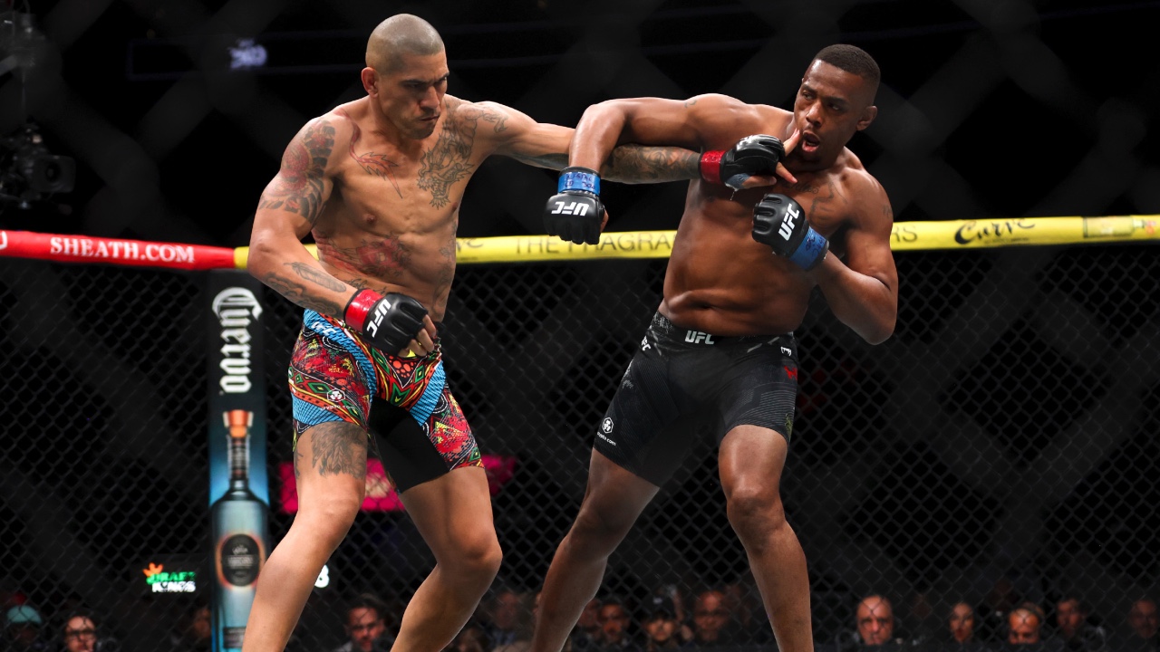 فيديو جديد يكشف كواليس إسقاط أليكس بيريرا لجمال هيل في UFC 300