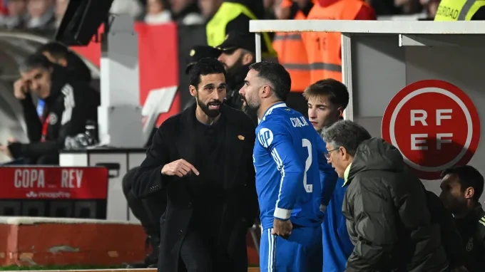 كارفاخال يودّع ريال مدريد بعشاء خاص.. وغياب أربيلوا يثير الجدل