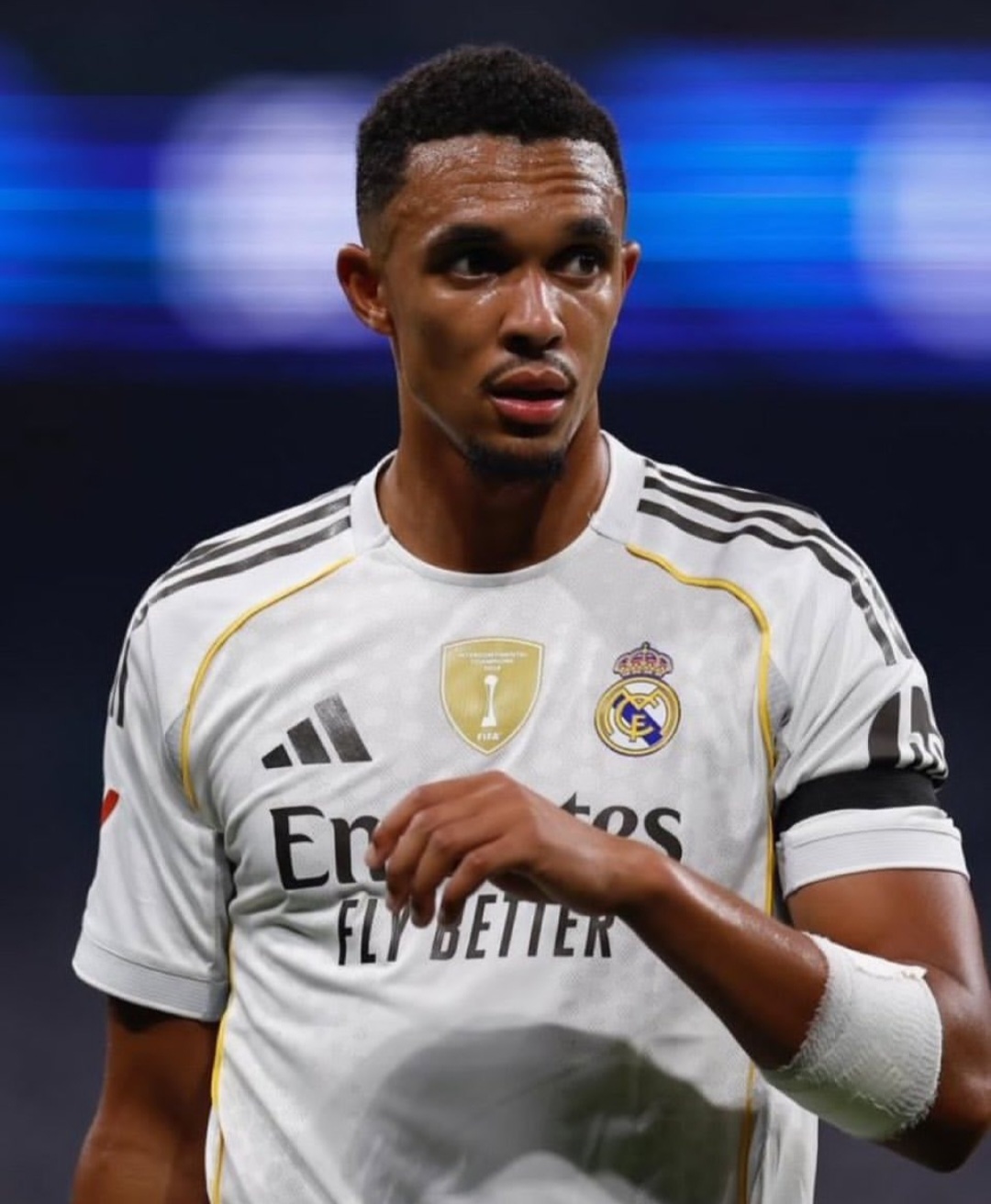 ألكسندر-أرنولد يعترف بمعاناته الأولى مع ريال مدريد: الآن أشعر أنني في بيتي