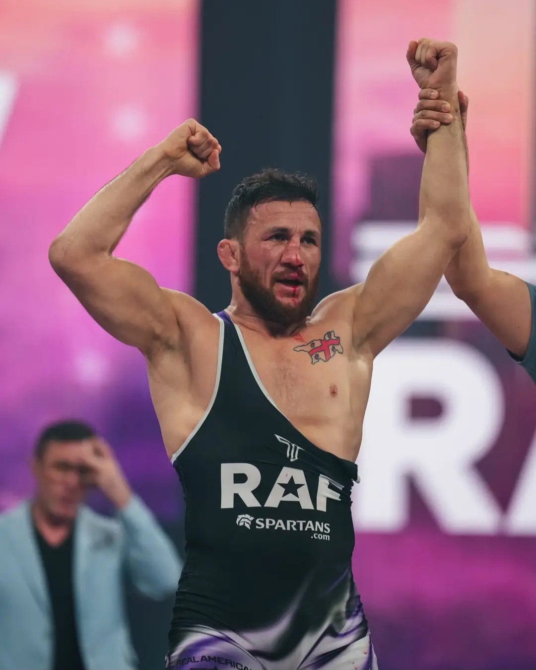 ميراب دفاليشفيلي يهيمن على فرانكي إدغار في RAF 9 ويوجه تحديًا مباشرًا إلى هنري سيهودو