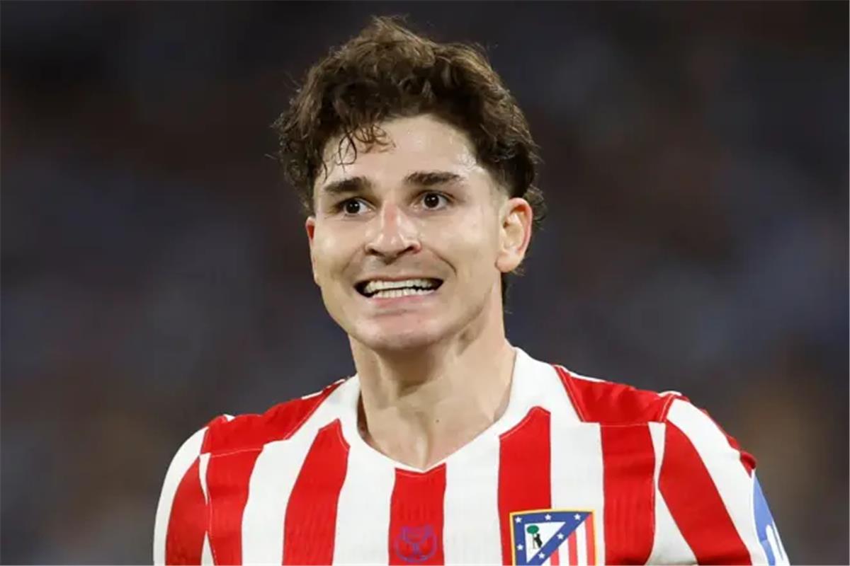 ريال مدريد يتقدم بعرض ضخم لضم جوليان ألفاريز.. وأتلتيكو مدريد يرفض